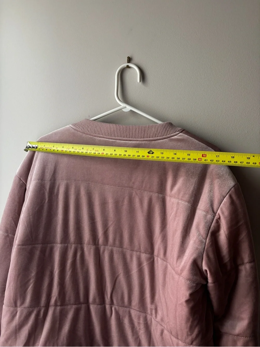 Dusty Pink Rose Quilted Velvet Bomber Jacket ISLA - Picture 5 of 7